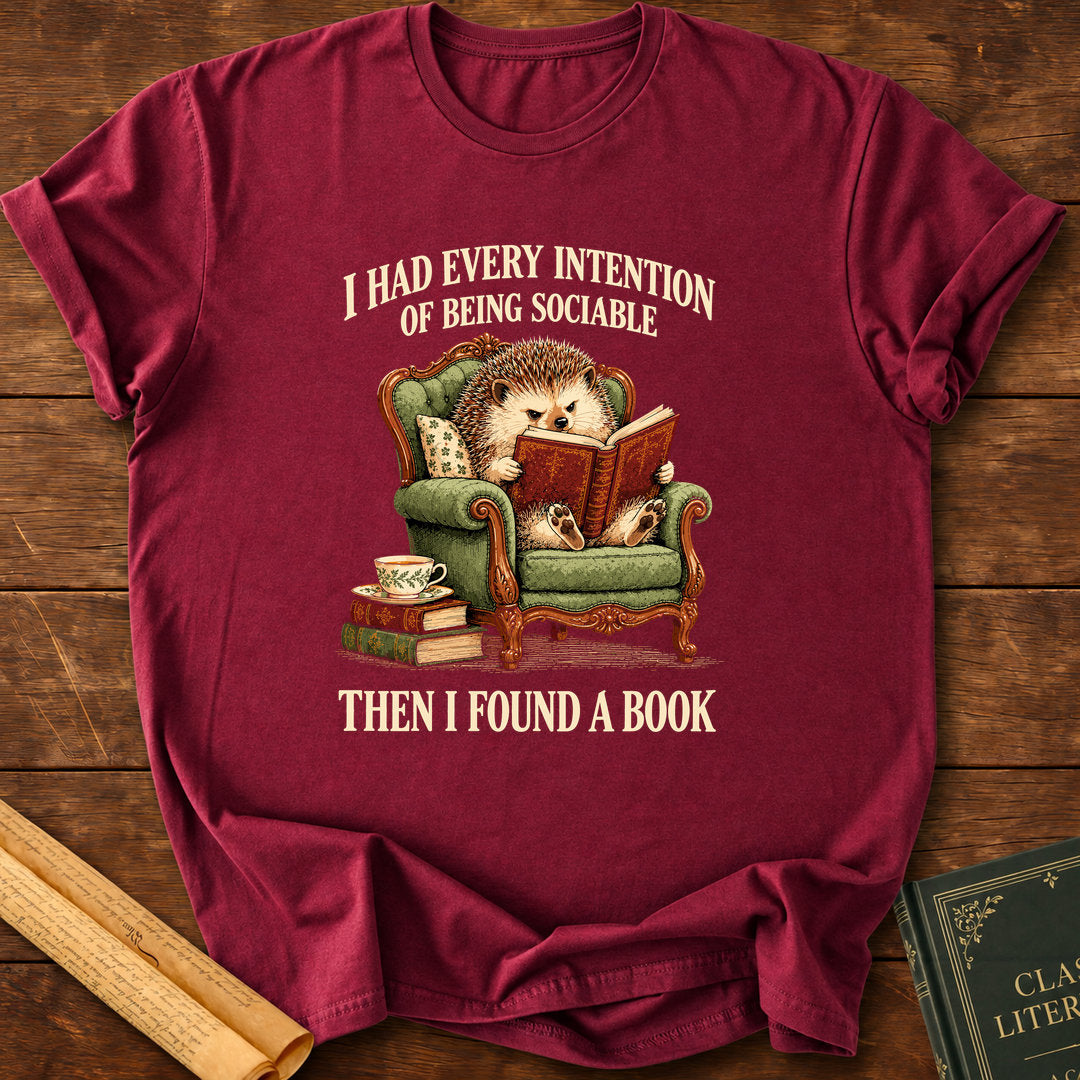 I Had Every Intention of Being Sociable – Hedgehog Reading T-Shirt - Maroon