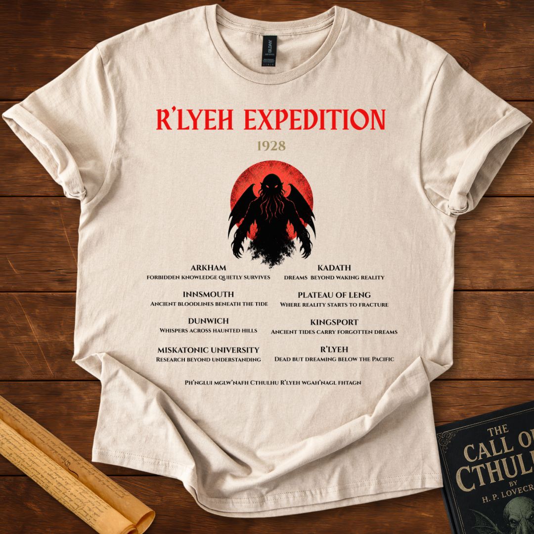 R’lyeh Expedition 1928 – Lovecraft Horror T-Shirt Sand